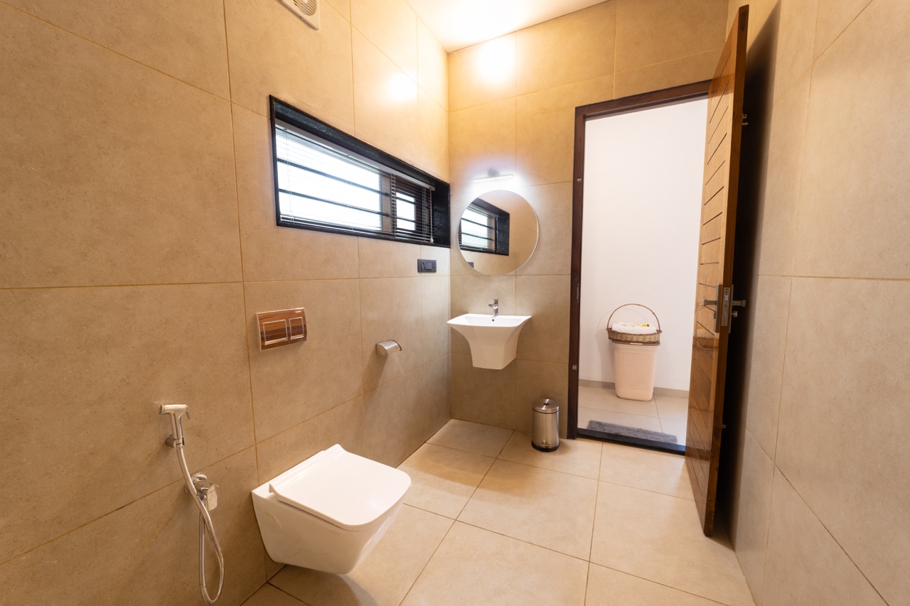 room_03_bath_02 Large